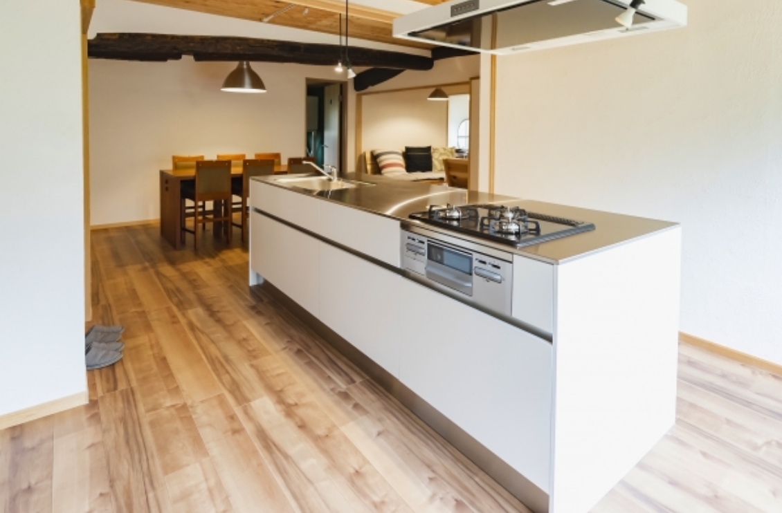 メーカー別に比べて選ぶ、理想のキッチンスタイル