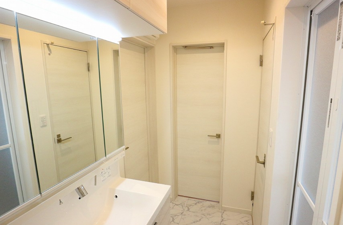 素材も収納も自由に選ぶ、自分に合った洗面台